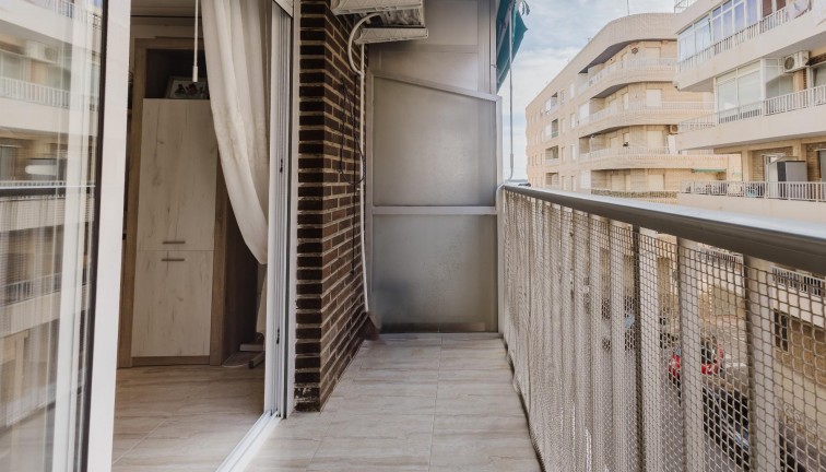 Jälleenmyynti - Asunto - Torrevieja - Acequion