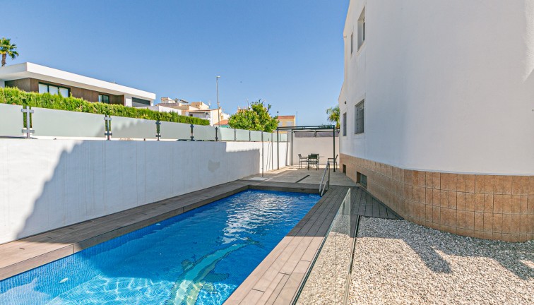 Resale - Chalet - La Marina