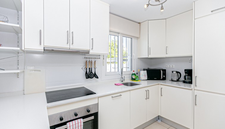 Resale - Chalet - La Marina