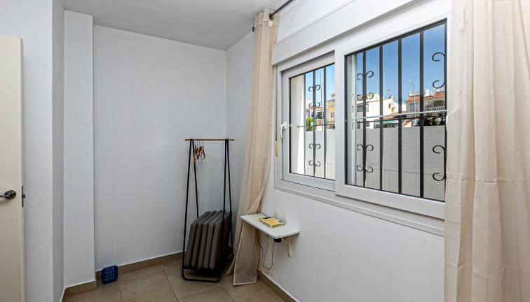 Resale - Chalet - La Marina