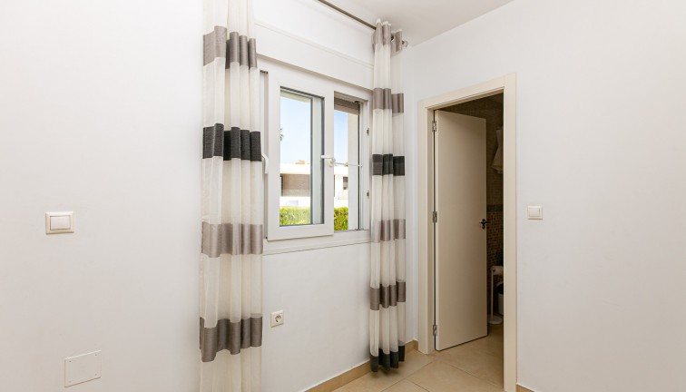 Resale - Chalet - La Marina