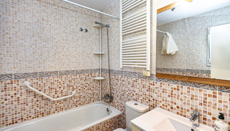 Resale - Chalet - La Marina