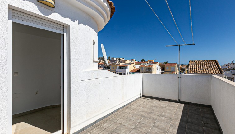 Resale - Chalet - La Marina