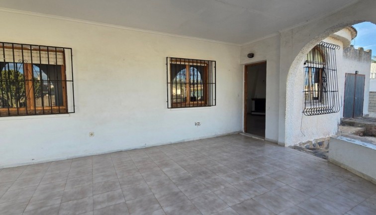 Jälleenmyynti - Erillistalo - Torrevieja - El chaparral