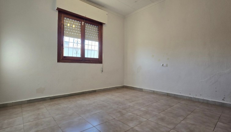 Jälleenmyynti - Erillistalo - Torrevieja - El chaparral