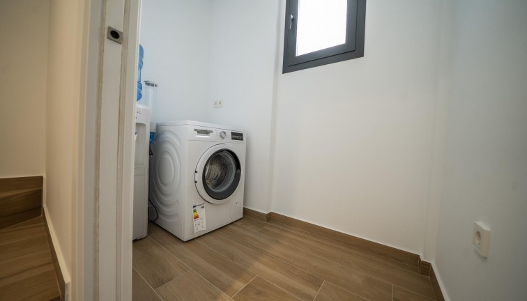 Uudistuotanto - Erillistalo - Algorfa - La Finca Golf