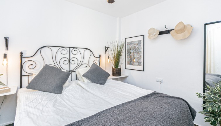 Jälleenmyynti - Paritalo/Rivitalo - Torrevieja - Torretas