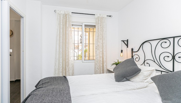 Jälleenmyynti - Paritalo/Rivitalo - Torrevieja - Torretas