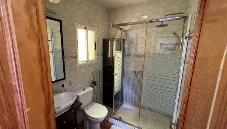 Jälleenmyynti - Bungalow - Torrevieja - Torretas