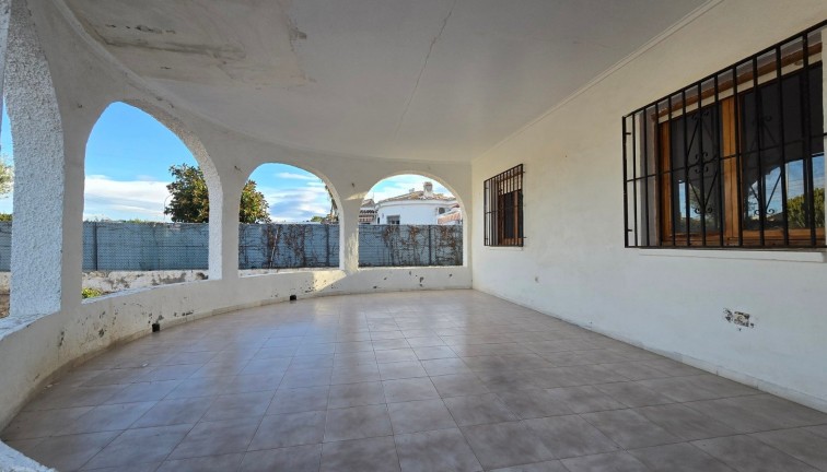 Jälleenmyynti - Erillistalo - Torrevieja - El chaparral
