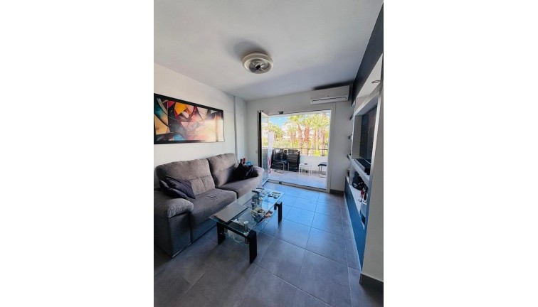 Resale - Apartment - Villamartín