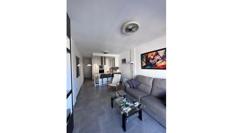 Resale - Apartment - Villamartín