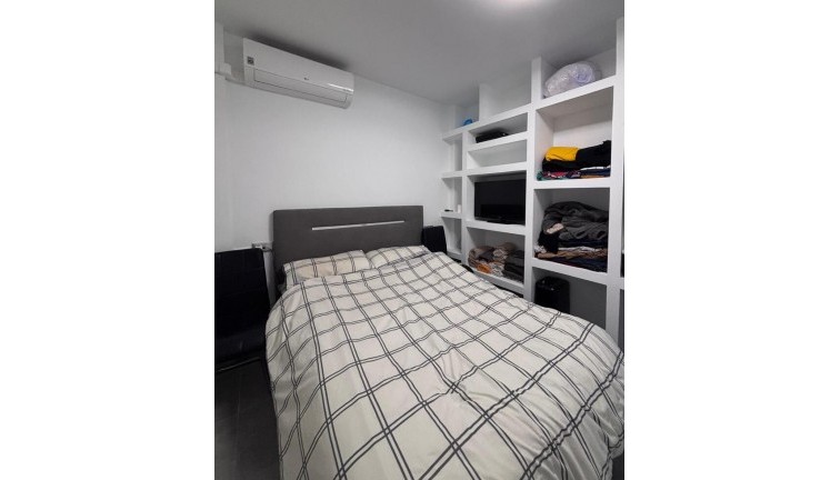 Resale - Apartment - Villamartín