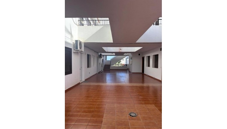 Resale - Apartment - Villamartín