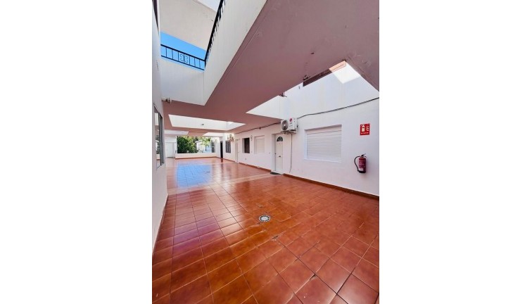 Resale - Apartment - Villamartín