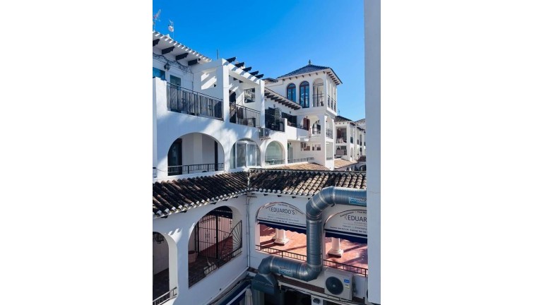 Resale - Apartment - Villamartín