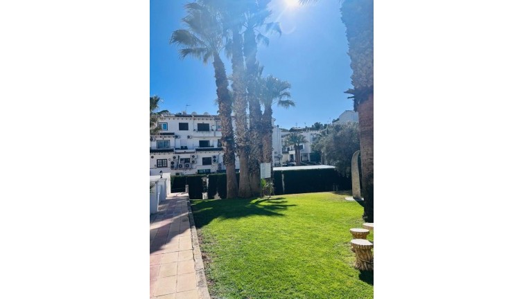 Resale - Apartment - Villamartín