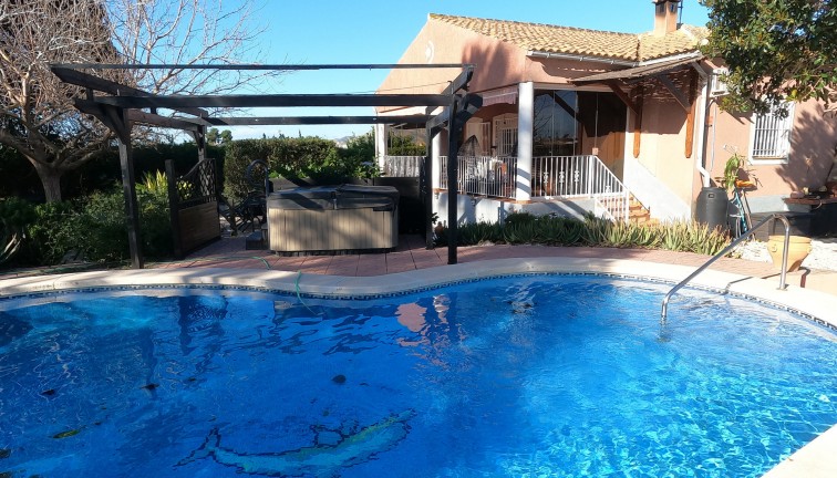 Reventa - Chalet - Orihuela