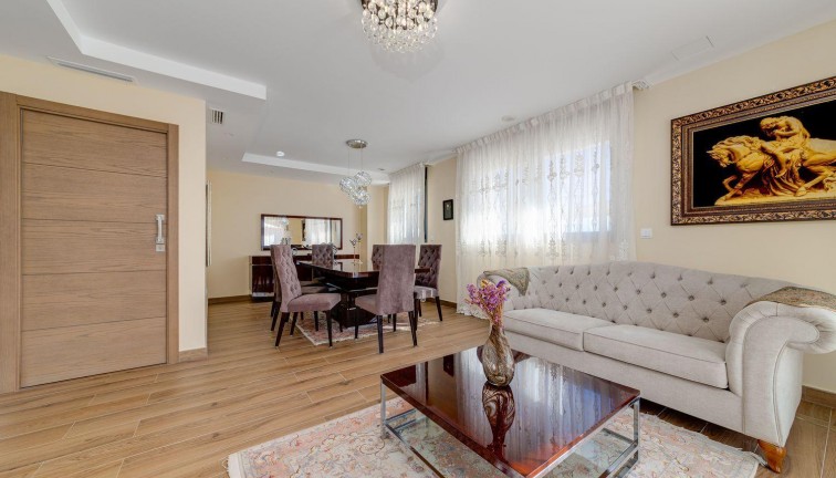 Jälleenmyynti - Erillistalo - Torrevieja - Los Balcones