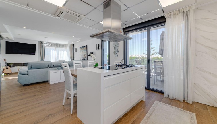 Jälleenmyynti - Erillistalo - Torrevieja - Los Balcones