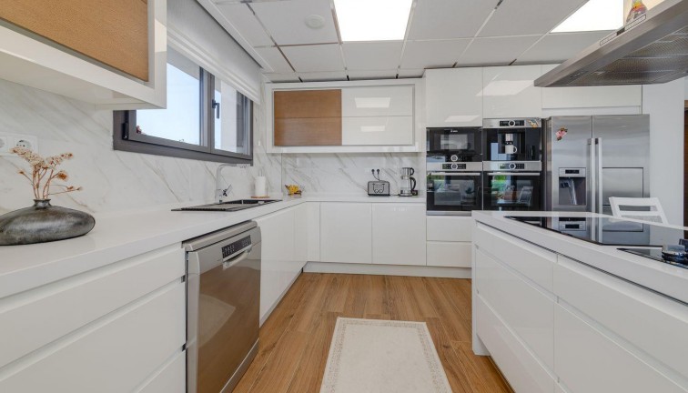 Jälleenmyynti - Erillistalo - Torrevieja - Los Balcones