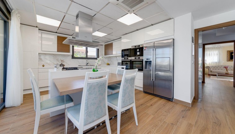 Jälleenmyynti - Erillistalo - Torrevieja - Los Balcones