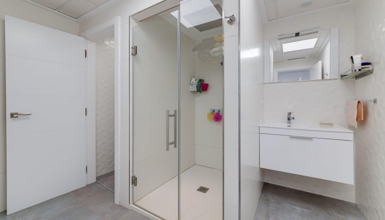 Jälleenmyynti - Erillistalo - Torrevieja - Los Balcones