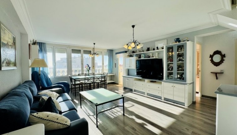 Jälleenmyynti - Asunto - Ylimmän kerroksen asunto - La Mata - LA MATA