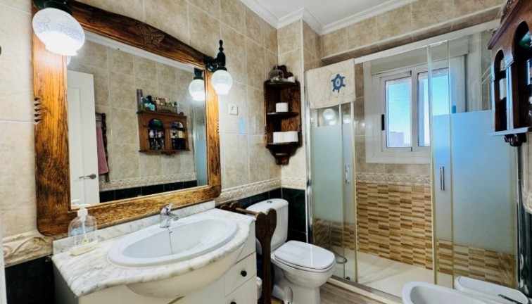 Jälleenmyynti - Asunto - Ylimmän kerroksen asunto - La Mata - LA MATA