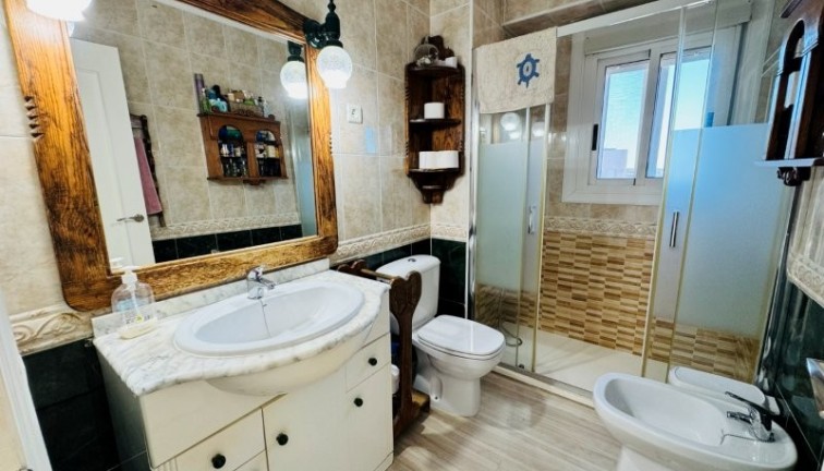 Jälleenmyynti - Asunto - Ylimmän kerroksen asunto - La Mata - LA MATA