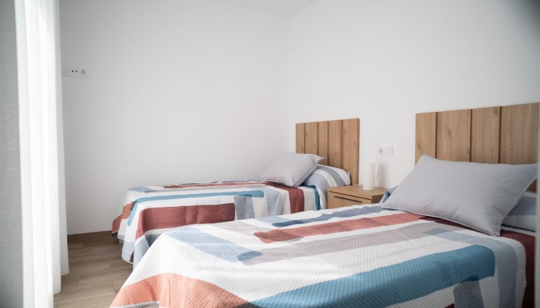 Uudistuotanto - Paritalo/Rivitalo - San Javier