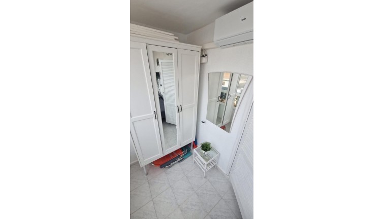 Jälleenmyynti - Yksiö - Torrevieja - LA MATA