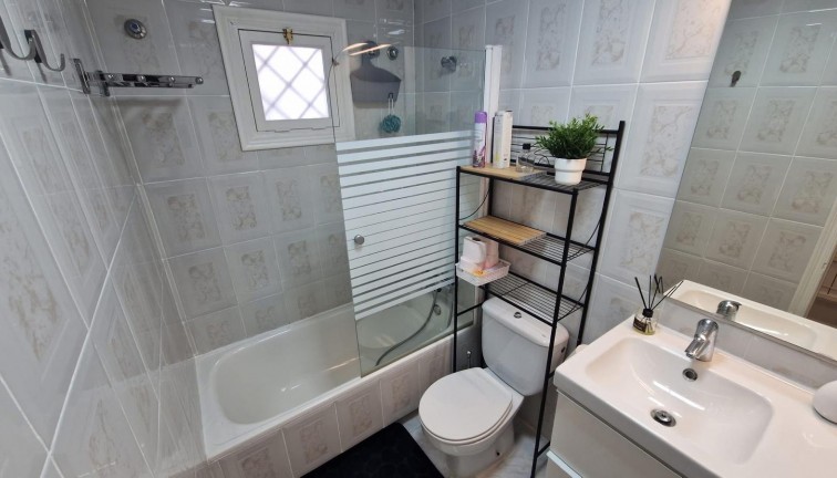 Jälleenmyynti - Yksiö - Torrevieja - LA MATA