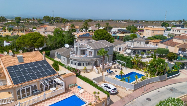 Resale - Chalet - San Fulgencio