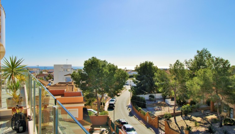 Resale - Apartment - Villamartín