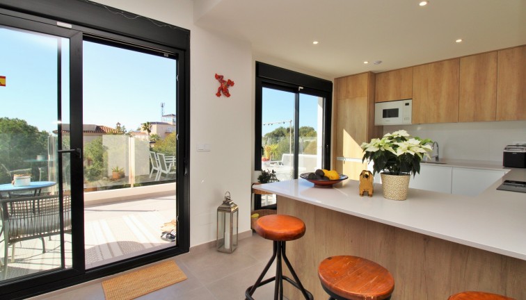 Resale - Apartment - Villamartín