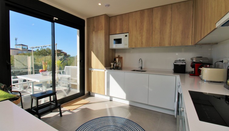 Resale - Apartment - Villamartín