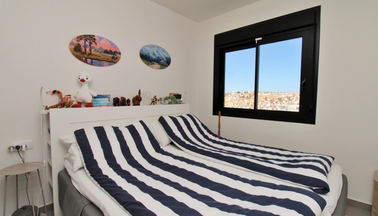 Resale - Apartment - Villamartín