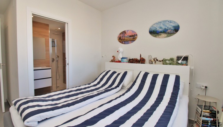 Resale - Apartment - Villamartín