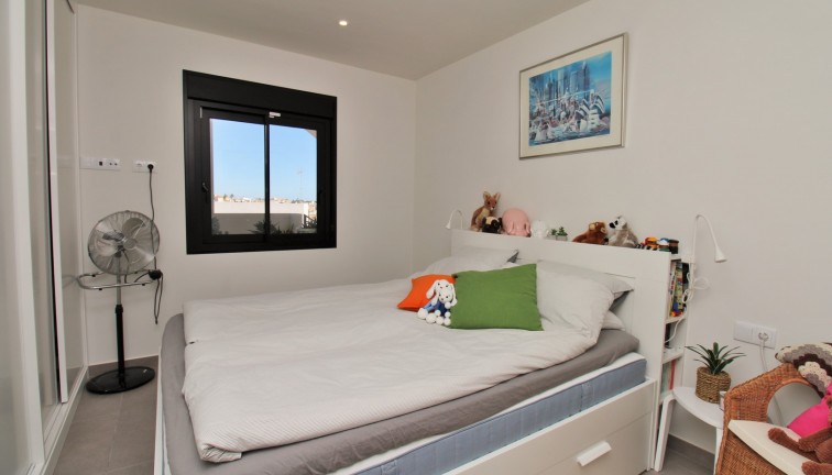 Resale - Apartment - Villamartín