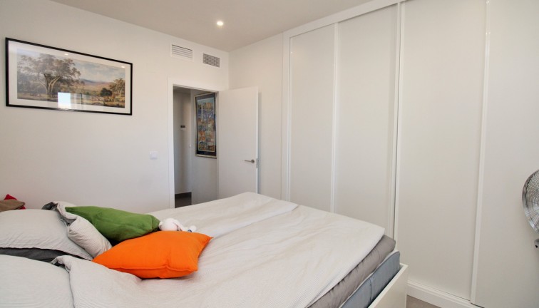 Resale - Apartment - Villamartín