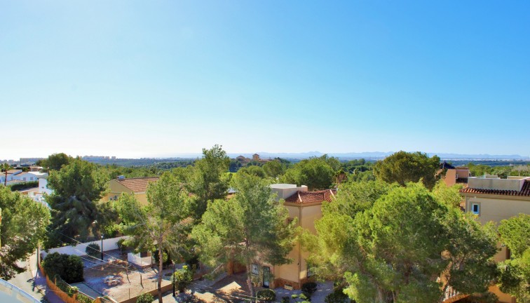 Resale - Apartment - Villamartín