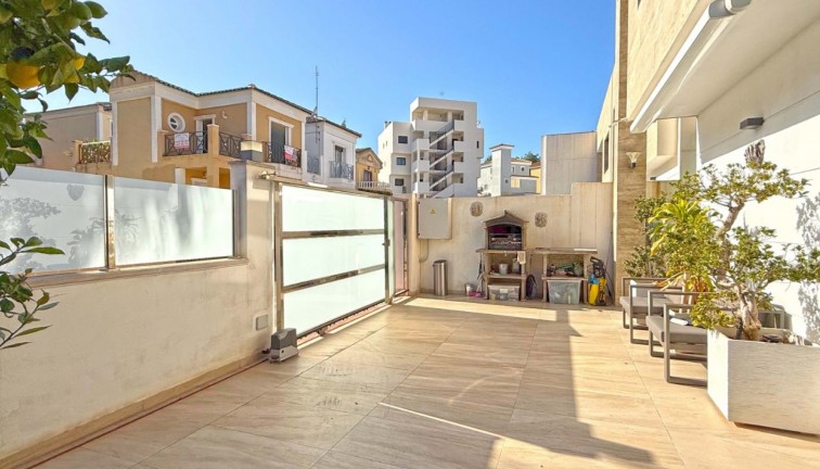 Jälleenmyynti - Erillistalo - Orihuela Costa - Villamartín