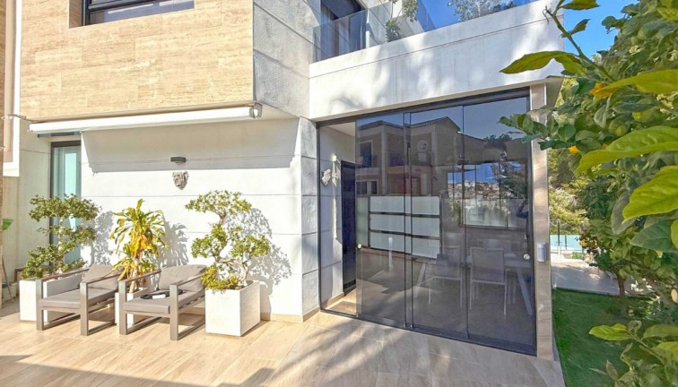 Jälleenmyynti - Erillistalo - Orihuela Costa - Villamartín