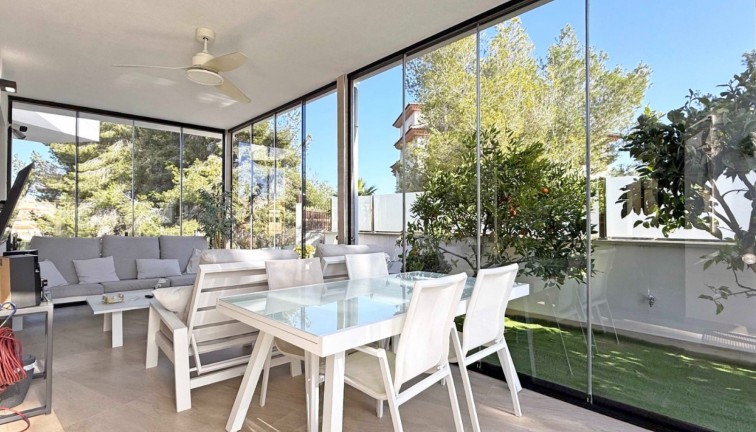 Jälleenmyynti - Erillistalo - Orihuela Costa - Villamartín