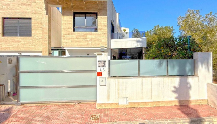 Jälleenmyynti - Erillistalo - Orihuela Costa - Villamartín