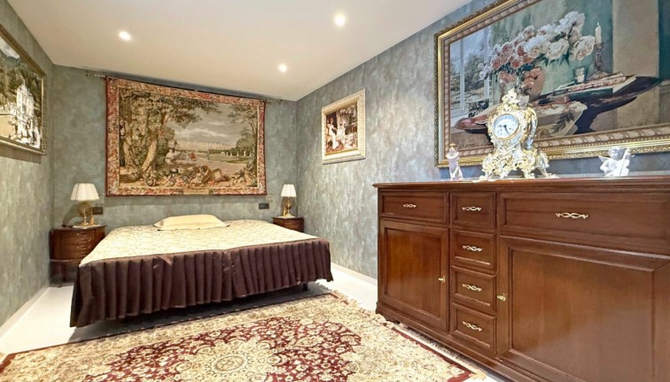 Jälleenmyynti - Erillistalo - Orihuela Costa - Villamartín