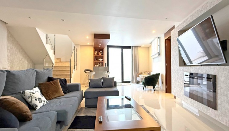 Jälleenmyynti - Erillistalo - Orihuela Costa - Villamartín