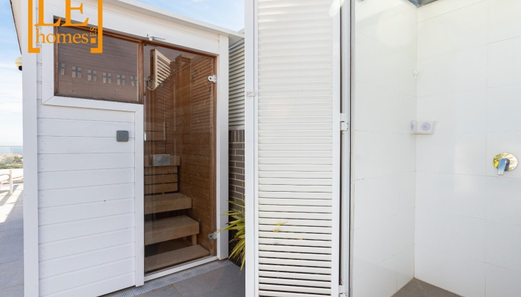 Jälleenmyynti - Asunto - Ylimmän kerroksen asunto - Torrevieja - Nueva Torrevieja