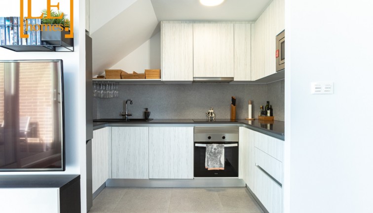 Jälleenmyynti - Asunto - Ylimmän kerroksen asunto - Torrevieja - Nueva Torrevieja